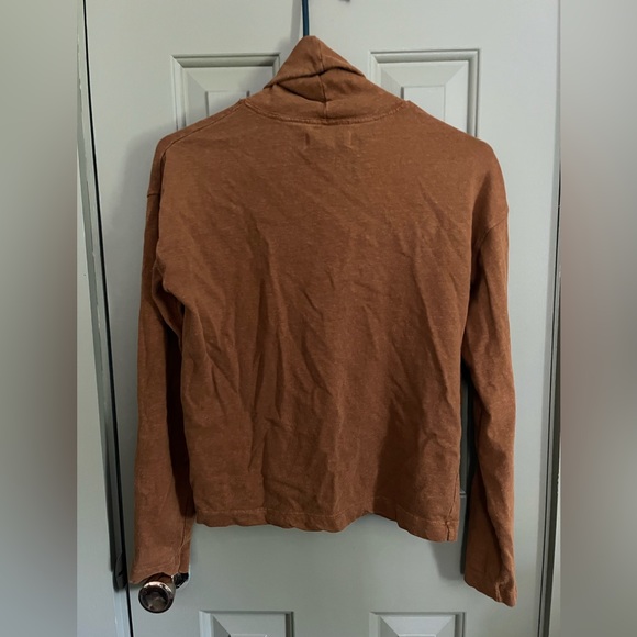 Rivet & Thread Turtleneck Tee - Picture 3 of 4